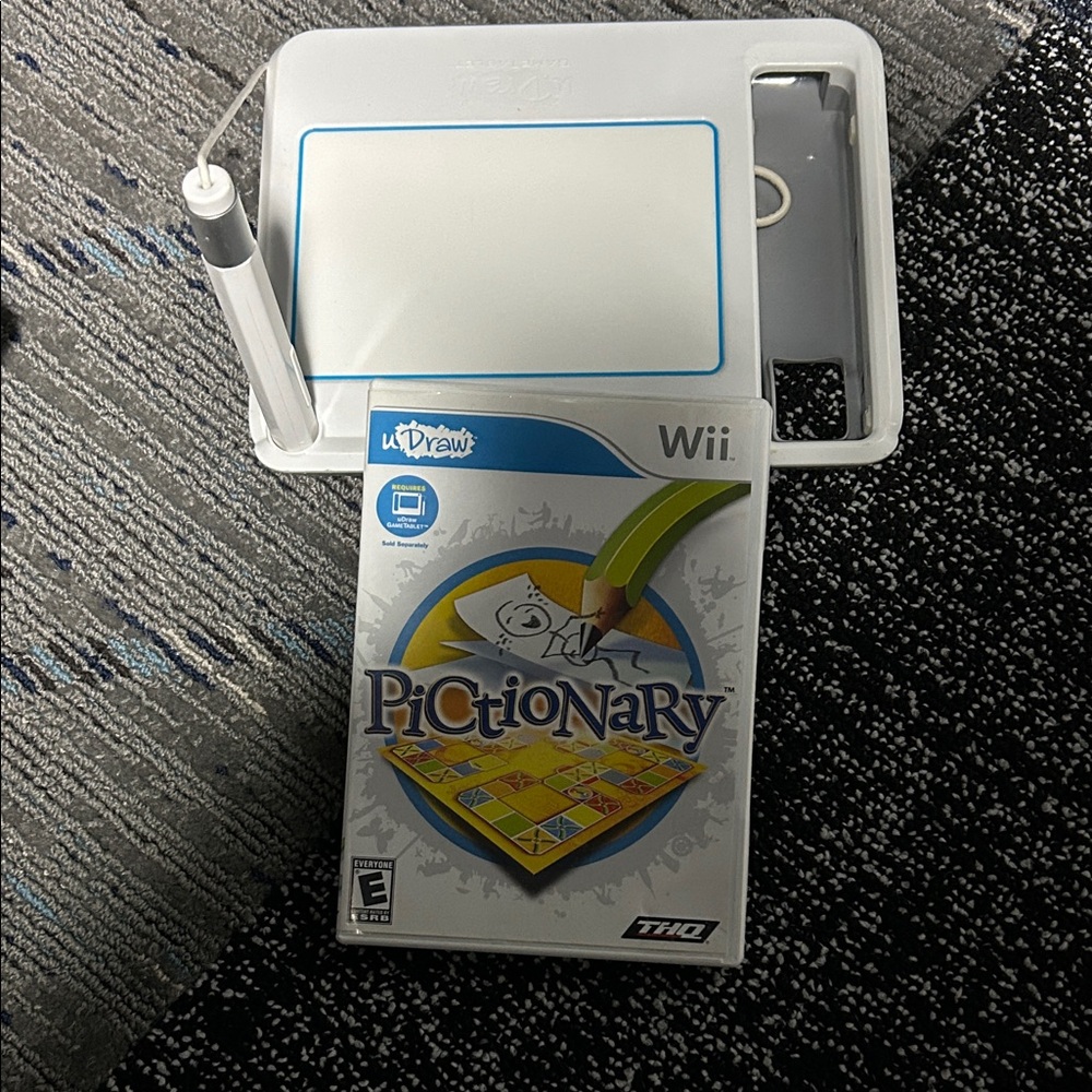 Pictionary U Draw Tablet for Wii - White and Game. Working good condition